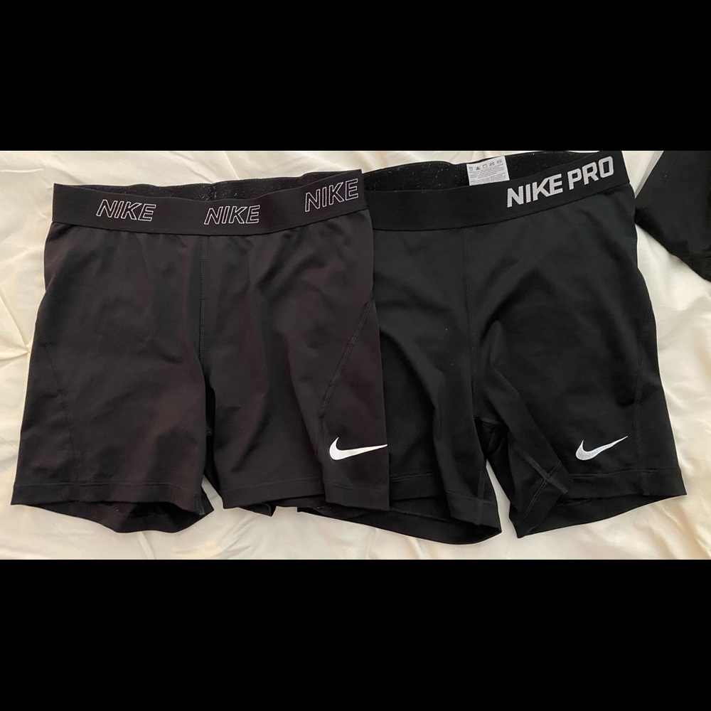 2 pairs of nike spandex
